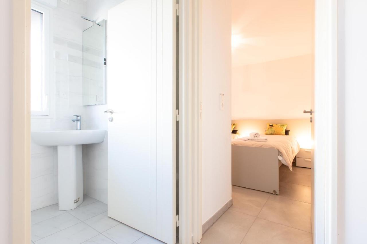 Renovated 2-Br Apartment With Terrace And Pool คานส์ ภายนอก รูปภาพ